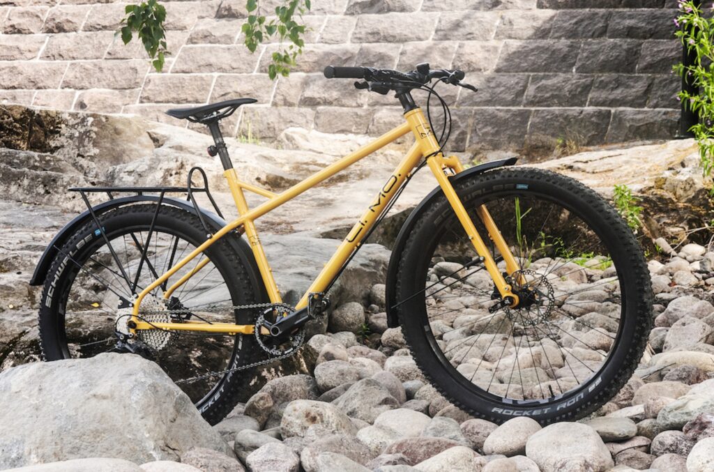 LI.MO. nro 9 on retkipyörä ja kaupunkipyörä.